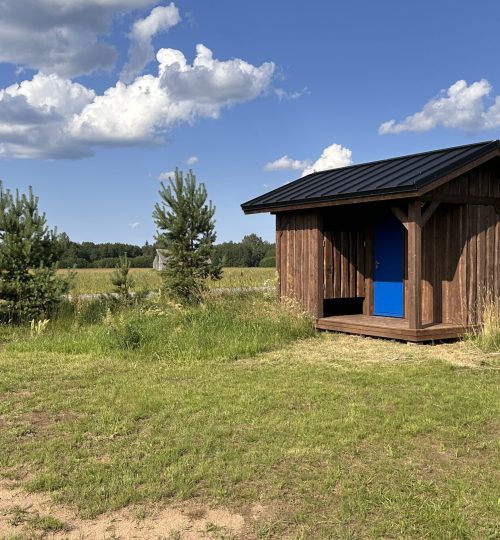 Kämpingute ühiskasutatav tualetruum Matsu talus, puhkus Peipsi järve lähedal